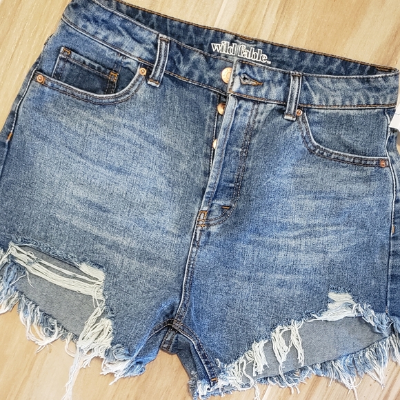 Wild fable womens distressed denim shorts, size 6 - Picture 5 of 5